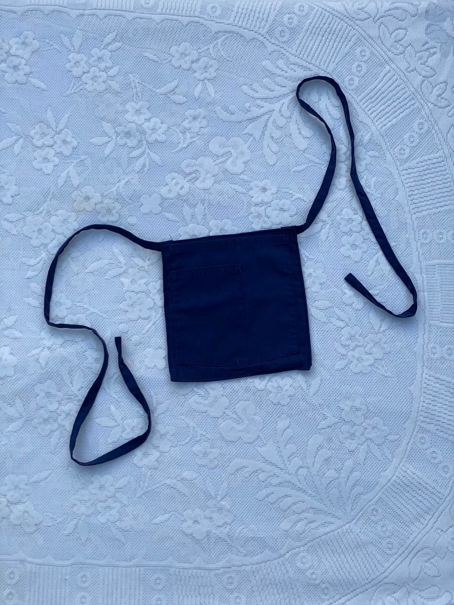 pocket wrap-around (in navy)