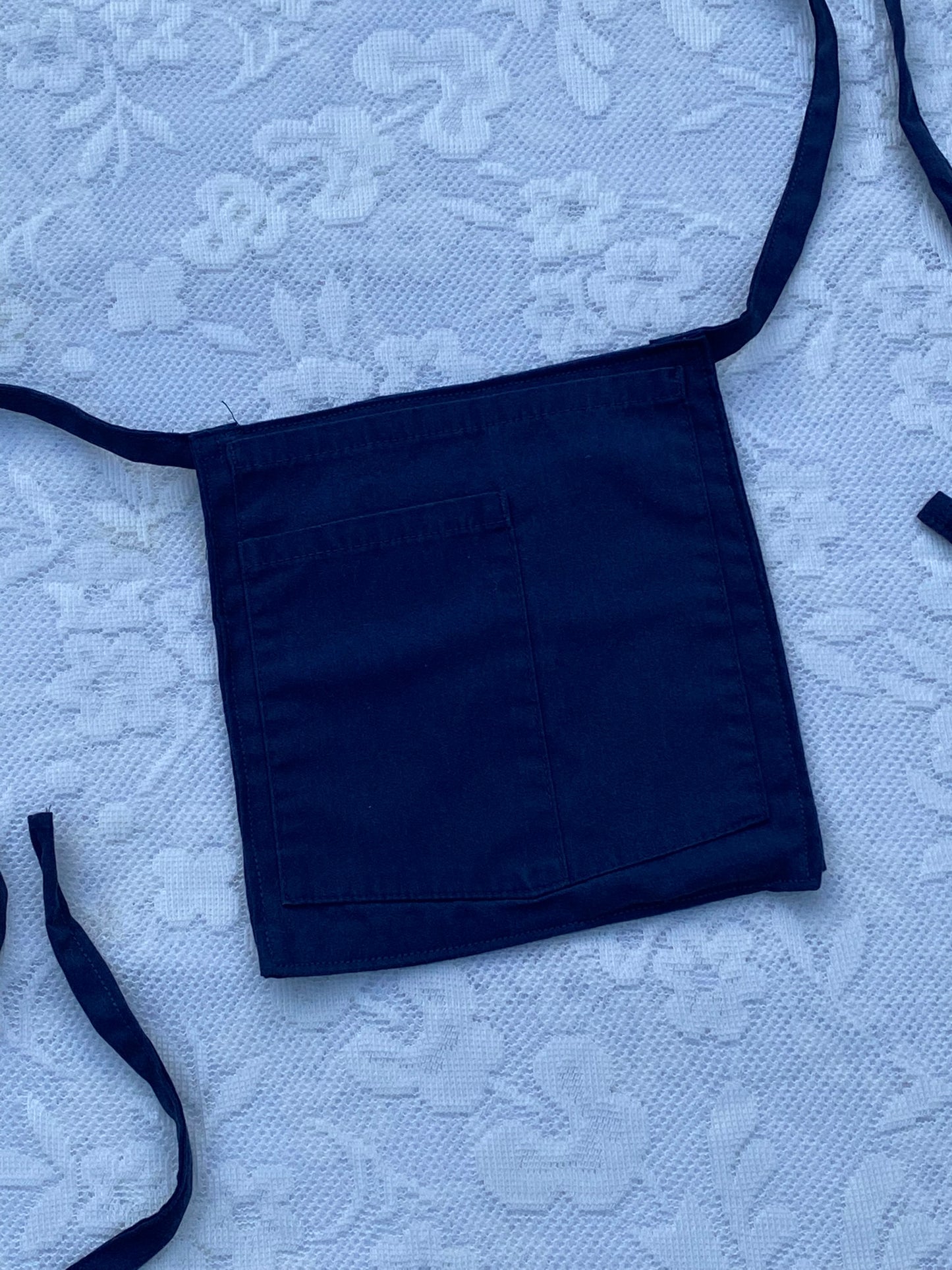 pocket wrap-around (in navy)